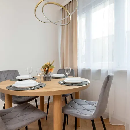Przytulny Blisko Parku Reagana W Gdansku By Renters Διαμέρισμα *
